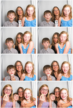 Hood River Photo Booth19800101_0048