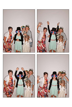 Liz&MaxWeddingPhotoBooth_Page_02